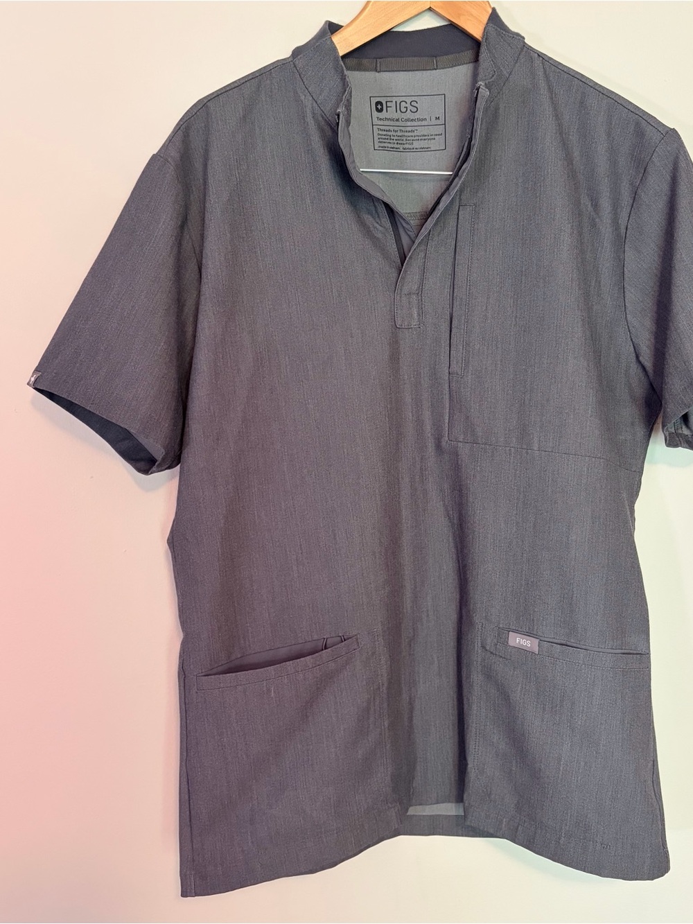 Figs Scrub Shirt Size M Men's Collection Gray W/ Front Zip & Pockets